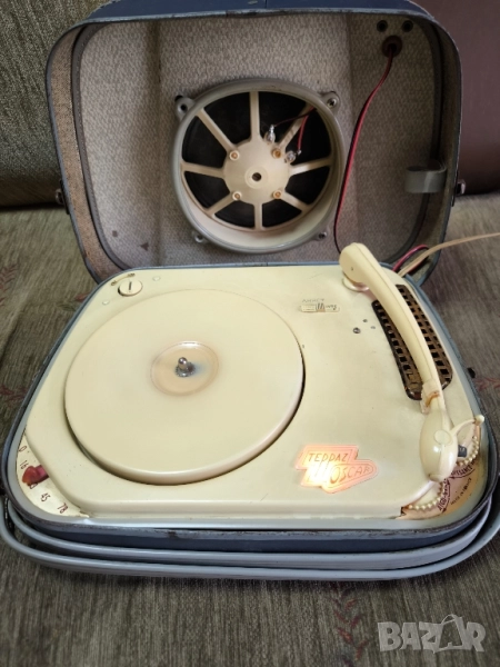 грамофон Teppaz Oscar, снимка 1