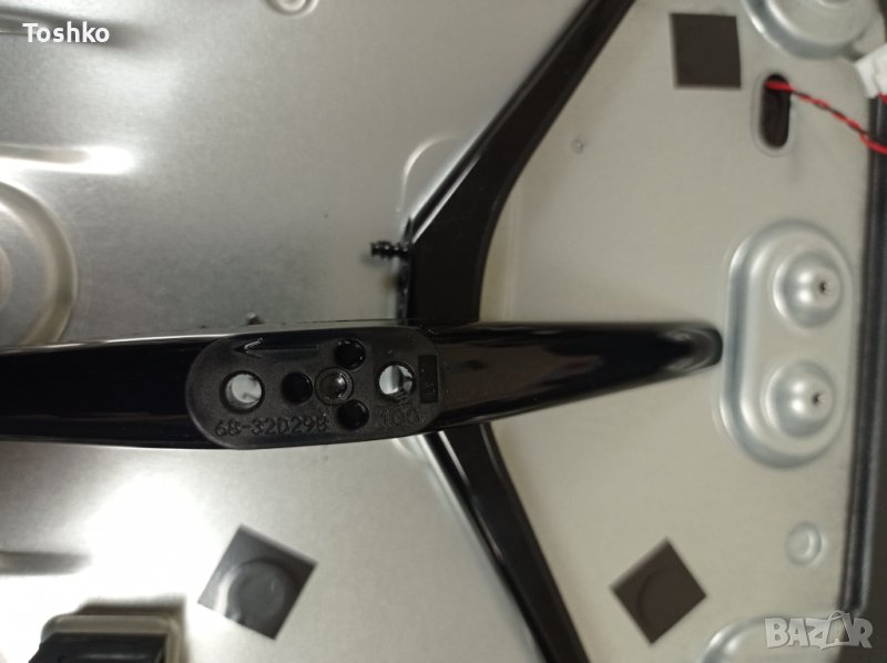 Стойка крачета за ТВ TCL 32S6200, снимка 1