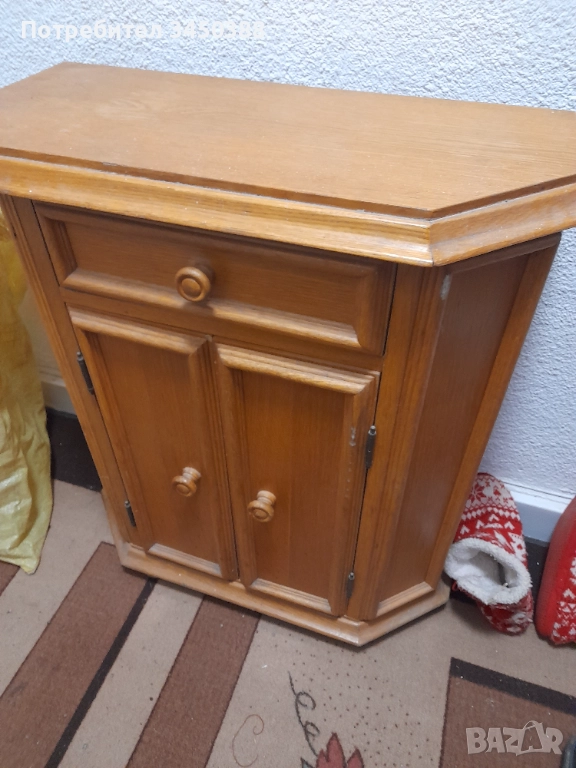 Винтидж шкаф от дърво, снимка 1