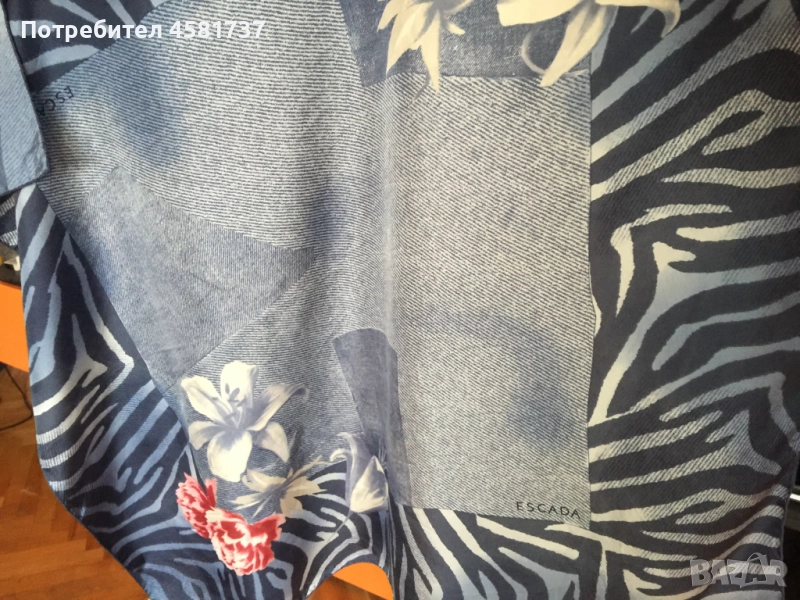 Копринен шал Escada, снимка 1