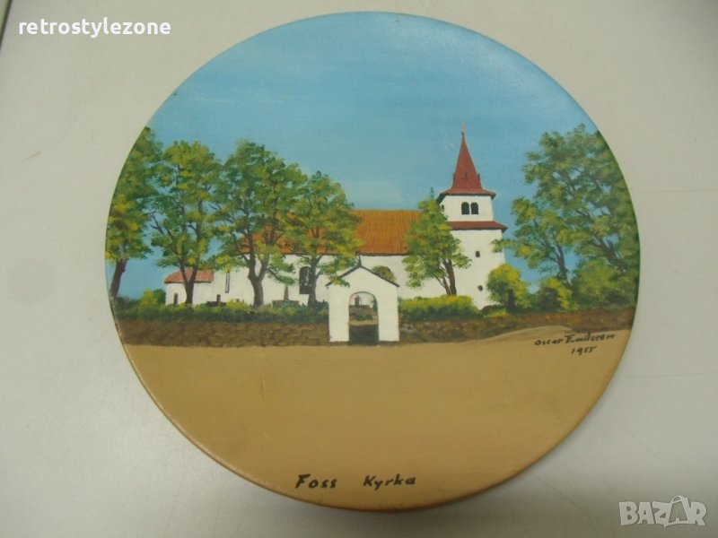 № 6837 старо дървено рисувано пано   - диаметър 30 см   - надпис / подпис , снимка 1