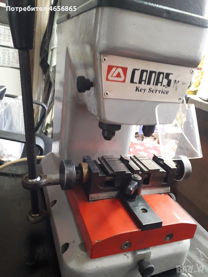 Продавам ключарска машина за ямкови и специални автомобилни ключове. , снимка 1