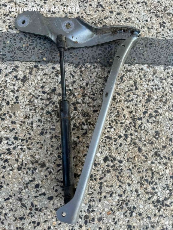 Комплект лява панта на преден капак на Ауди Audi A8 H4 D4 само за 40лв. 4h0823301d 4h0823359d, снимка 1