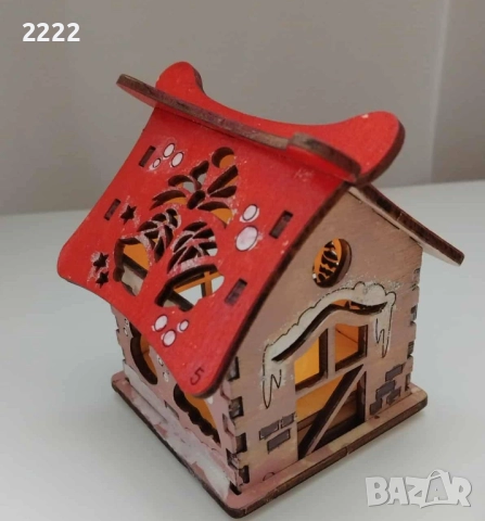 Дървена къщичка светеща 