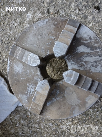 универсал за струг у 200 2 бр, снимка 3 - Стругове - 52960286