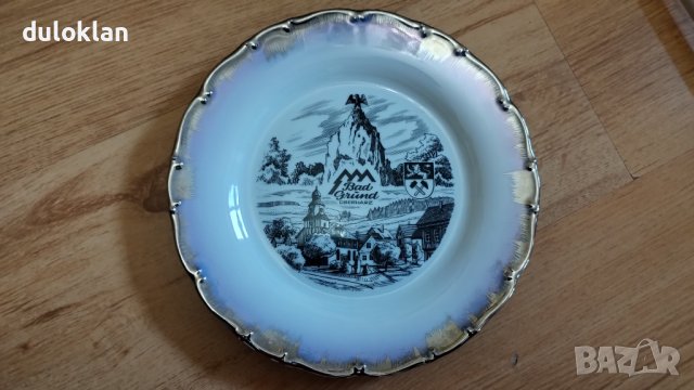 Красива порцеланова чиния от Германия.