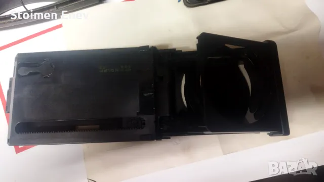 Продавам Оригинален чашко държач за Ауди , снимка 2 - Аксесоари и консумативи - 47854629