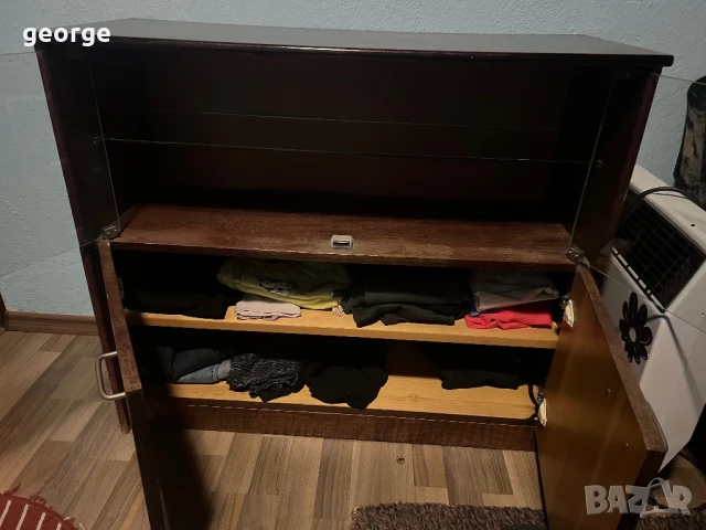 Шкаф-витрина, запазен, снимка 4 - Секции и витрини - 51405213