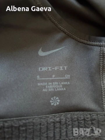 Къс топ Nike , снимка 2 - Спортни екипи - 50921677