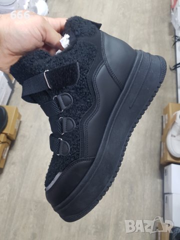 Обувки, снимка 2 - Дамски ежедневни обувки - 42978606