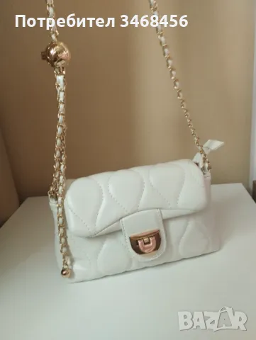 Дамска бяла малка чанта, снимка 2 - Чанти - 50434497