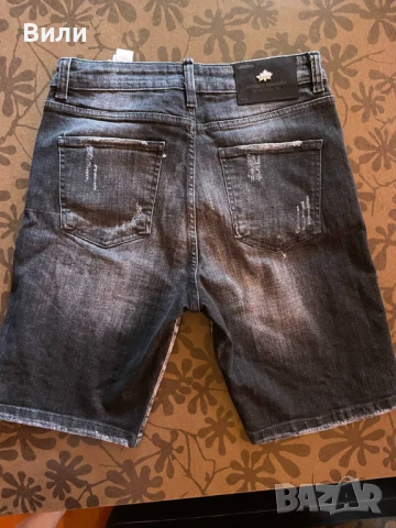Нови къси  дънкови гащи DSQUARED2, снимка 2 - Къси панталони - 51074982