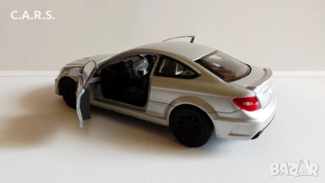 Mercedes-Benz C63 AMG Coupe Welly - Мащаб 1:34-39, снимка 3 - Колекции - 53053641