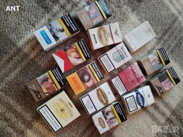 ЛОТ Ретро Кутии от цигари 2