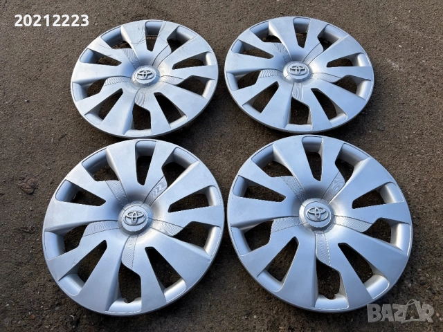 4 броя оригинални тасове за Toyota Yaris 15