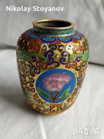 Вазичка с цветен емайл 