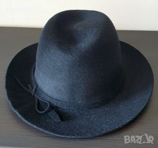 Продавам луксозна, дамска шапка /бомбе/ 