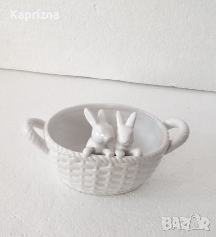 Кошничка със зайчета