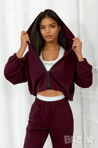 Дамски комплект анцуг Gloria, суитшърт и 7/8 панталон, 3цвята , снимка 15 - Комплекти - 51625350