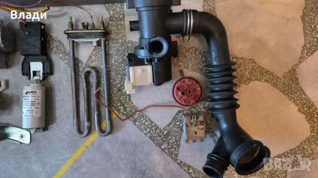 Продавам пералня Индезит на части