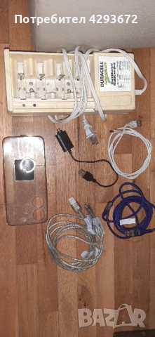 ЛОТ: зарядно за батерии, кабели за зарядно и др.