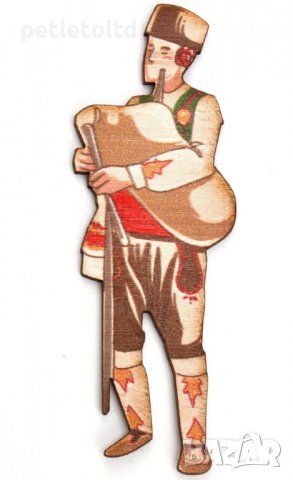 Момък в народна носия, свирещ на гайда - лазерно рязани дървени елементи с гравирани цветни елементи, снимка 1 - Други - 37749557