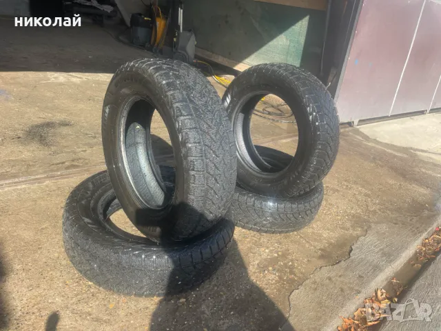 Зимни гуми 235/65/17, снимка 2 - Гуми и джанти - 47498496