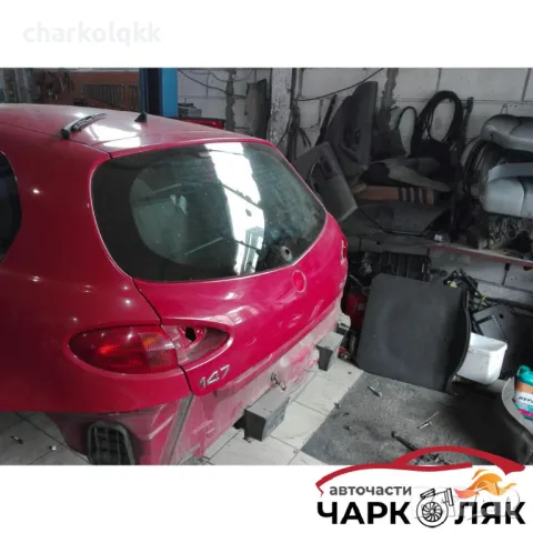 заден капак алфа ромео 147 червен, снимка 2 - Части - 47592924