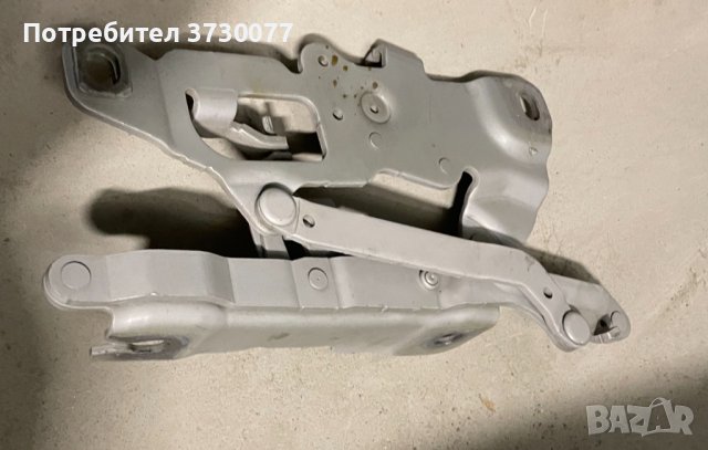 BMW F10 F11 дясна панта преден капак, снимка 2 - Части - 43122320