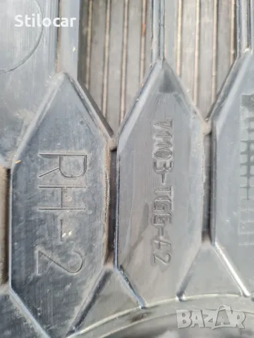 Решетка Honda Civic 17-19г предна броня дясна, снимка 3 - Части - 48101328