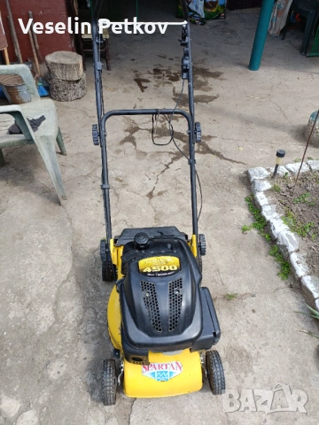 Продавам моторна косачка...