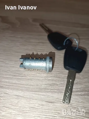 Нов Патрон с OEM 71771348 с 2 ключа за Алфа 156, 147, Гт, Фиат пунто, 500, панда, Добло. 