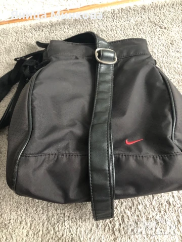Дамска чанта Nike за през рамо, снимка 14 - Чанти - 51205350