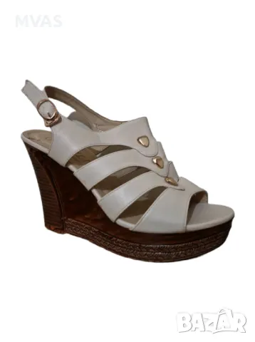 Нови дамски сандали на платформа кремави светло бежови