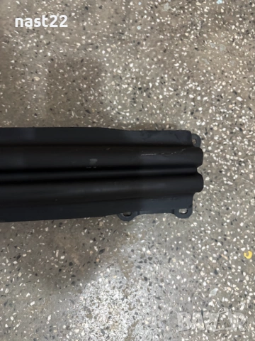 Греда-(защита) под задна броня за Фолксваген Голф 5 / Volkswagen Golf 5, снимка 3 - Части - 53574727