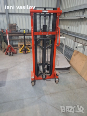 Ръчен механичен стакер