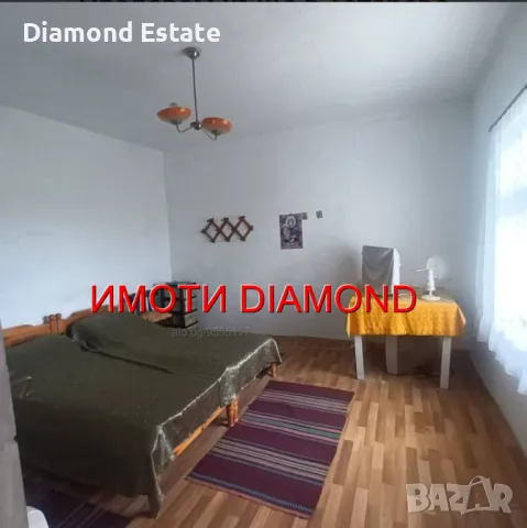 Двуетажна къща в село Татарево общ. Първомай, снимка 8 - Къщи - 47450081
