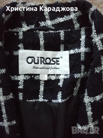 Вълнен дамски костюм, снимка 5 - Костюми - 51779138