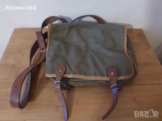 Туристическа брезентова чанта раница с кожена презрамка и каишки 1970 г, снимка 11 - Спортна екипировка - 48894796