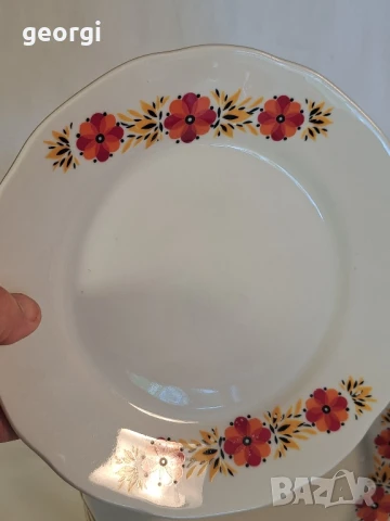 порцеланови чинии "Майски венец"   8/4, снимка 6 - Чинии - 50445576