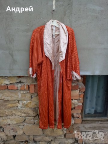 Стар дамски халат, снимка 1 - Други ценни предмети - 28733863