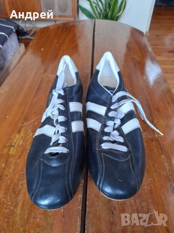 Стари футболни обувки,бутонки Стадион Габрово #2, снимка 1 - Други ценни предмети - 43764450