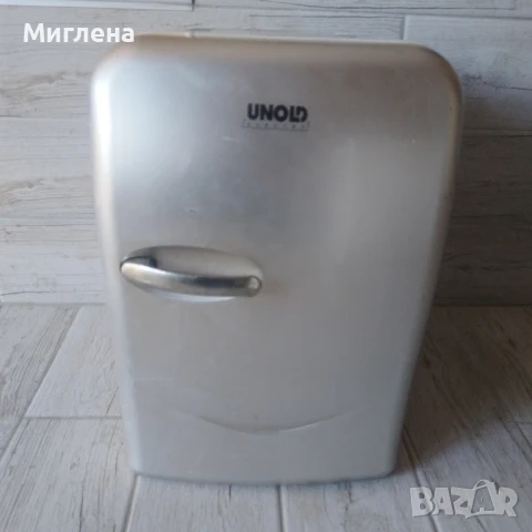 Мини хладилник на 12 и 220 волта, снимка 2 - Хладилни чанти - 50971124