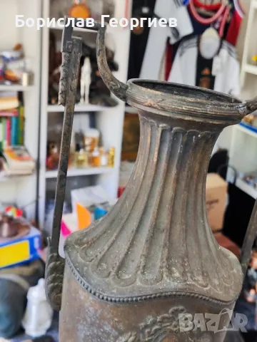 Стара метална ваза амфора, снимка 2 - Антикварни и старинни предмети - 50031080