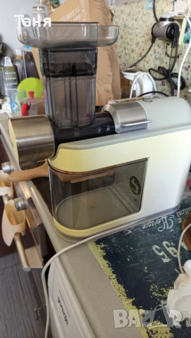 Бавнооборотна сокоизтисквачка Филипс, снимка 4 - Сокоизстисквачки и цитрус преси - 49031959