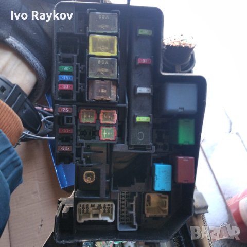 Предпазители и реле Toyota Rav 4 , 2.2 Д-КАТ , снимка 1 - Части - 43912714