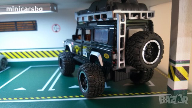 Метални колички: Land Rover Defender Camel Trophy (Ленд Ровър Дефендър), снимка 4 - Колекции - 40679660