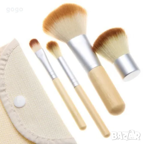 Четири броя Четки за грим в малка ленена чантичка HZS59