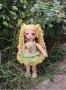 Мини кукличка със зелено сукманче, снимка 1 - Кукли - 37754354