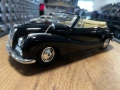 MAISTO колекционерски модел BMW 507 1955г. 1:18 мащаб,като нов 55 лв. / 28.12 €, снимка 1